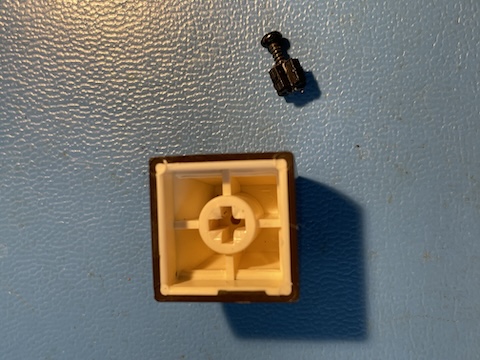 The broken part of the plunger is easily removed pulling on the screw